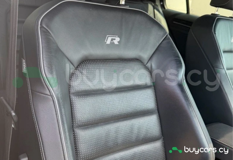 Volkswagen Golf Black