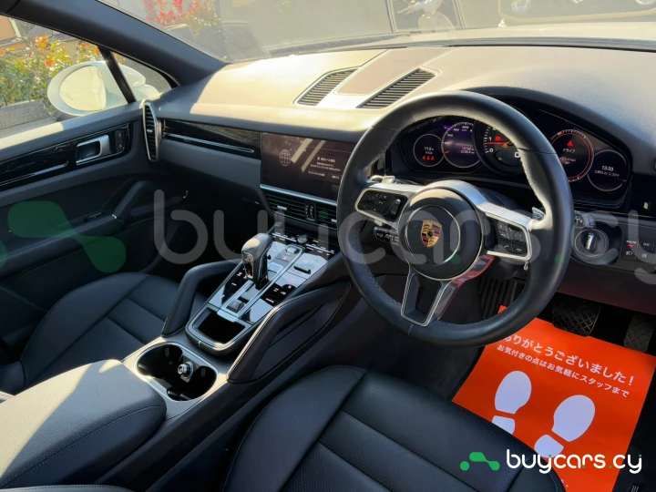 Porsche Cayenne White