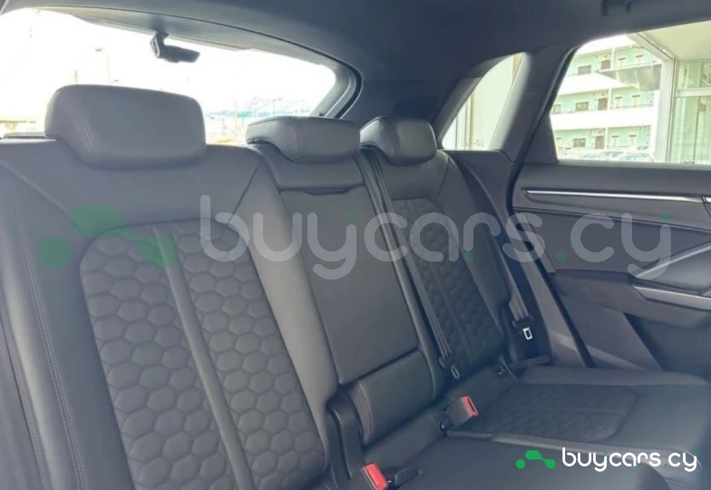 Audi RS Q3 Черный