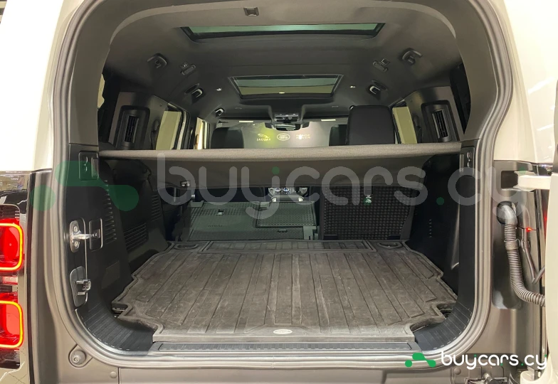 Land Rover Defender Белый