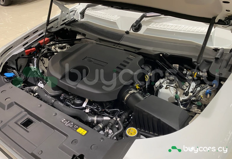 Land Rover Defender Белый