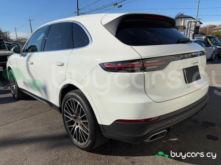 Porsche Cayenne White