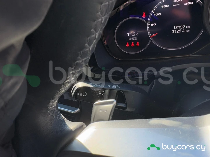 Porsche Cayenne White