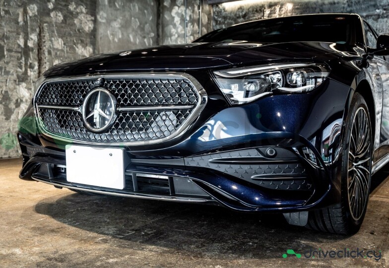 Mercedes E-class Black