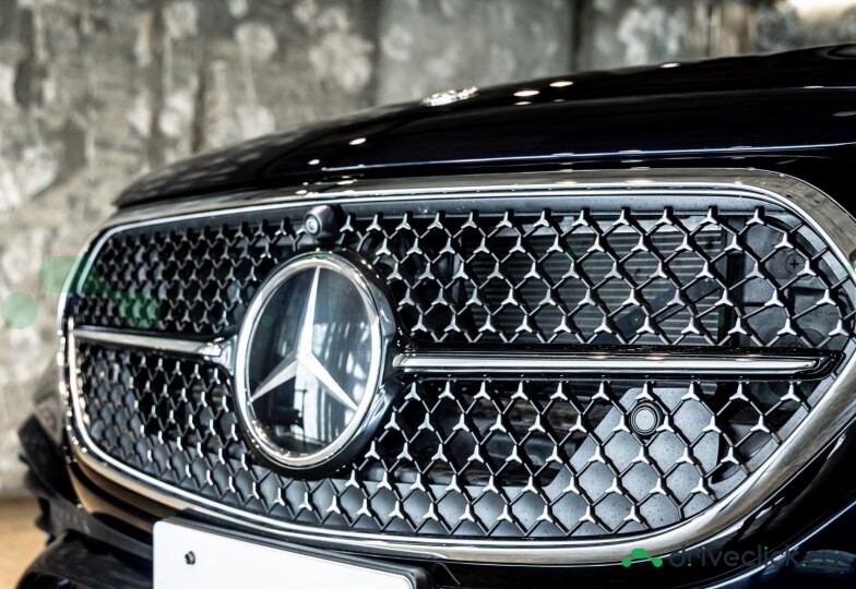 Mercedes E-class Black