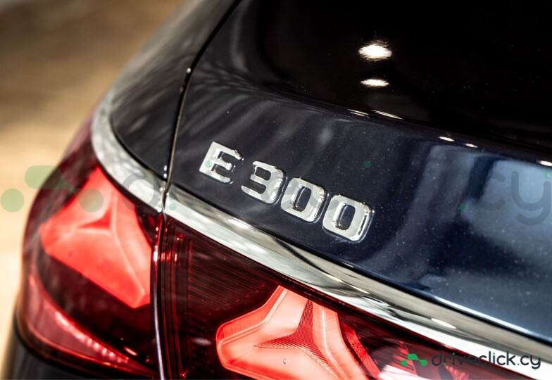 Mercedes E-class Black