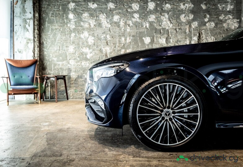 Mercedes E-class Black