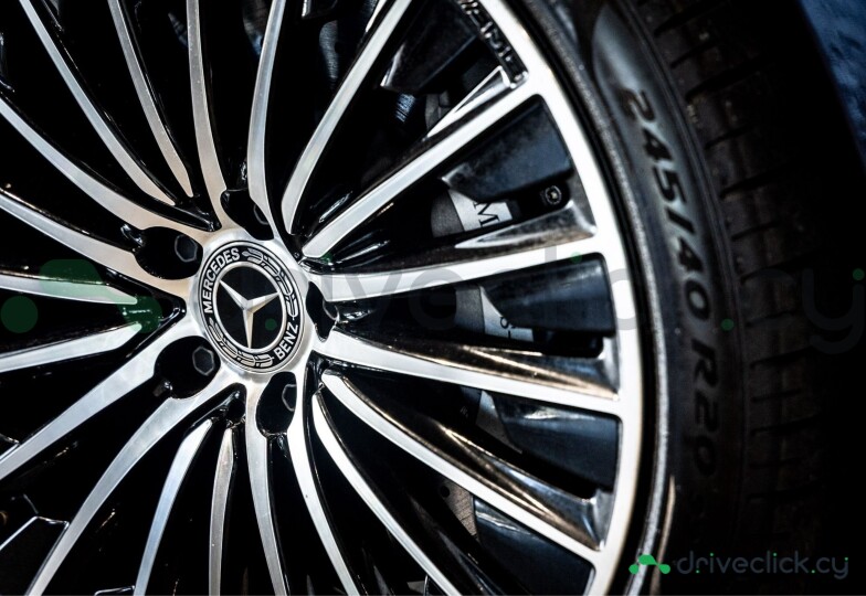 Mercedes E-class Black