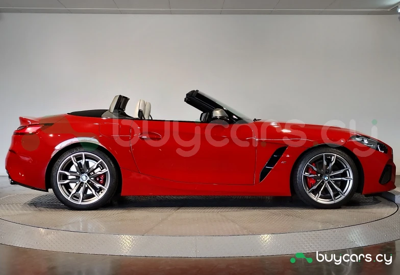 BMW Z4 Красный