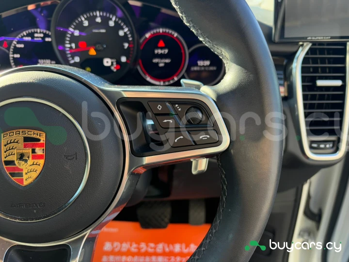 Porsche Cayenne White