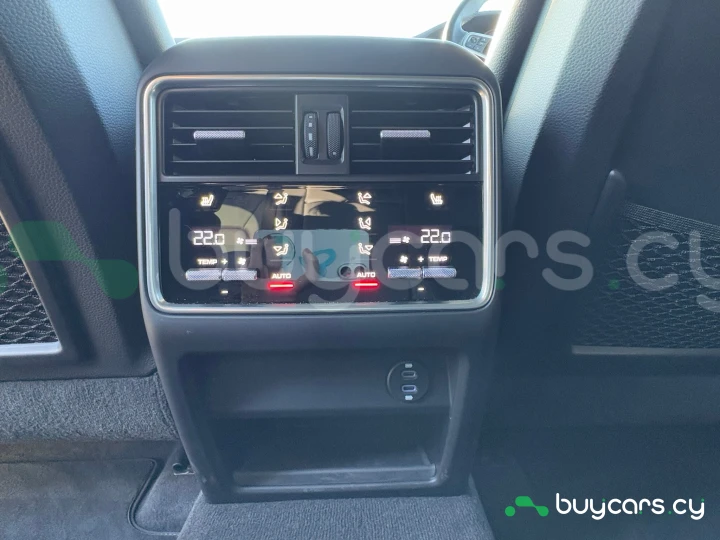 Porsche Cayenne White