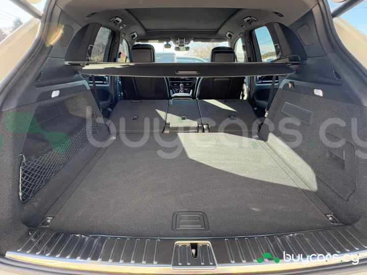 Porsche Cayenne White