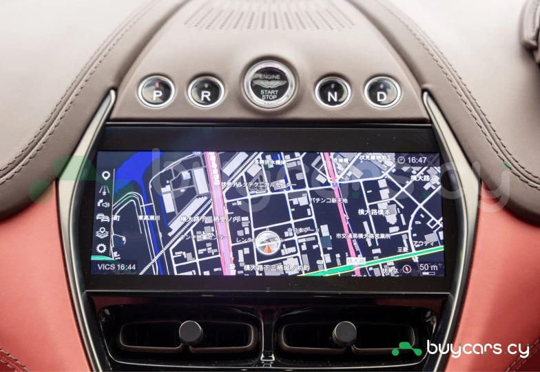 Aston Martin DBX Красный