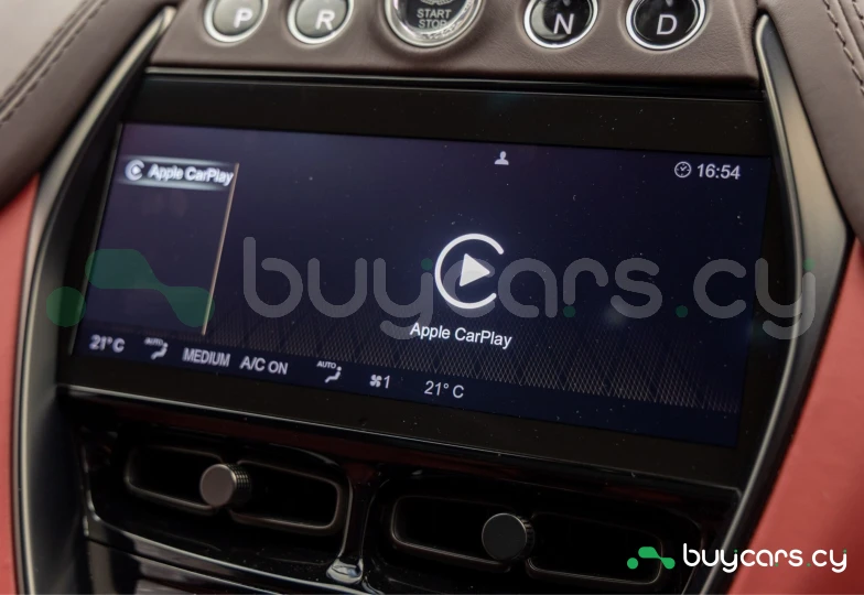 Aston Martin DBX Красный