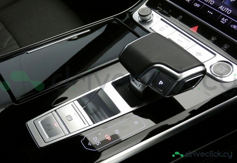 Audi A8 Black