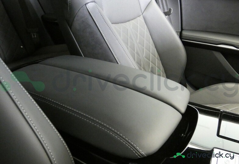Audi A8 Black