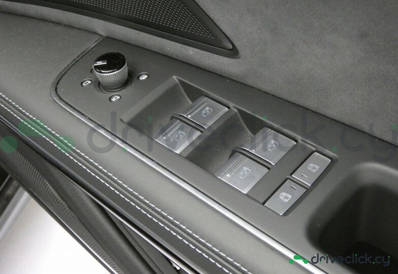 Audi A8 Black