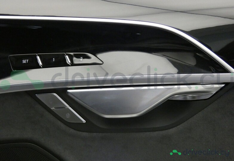 Audi A8 Black