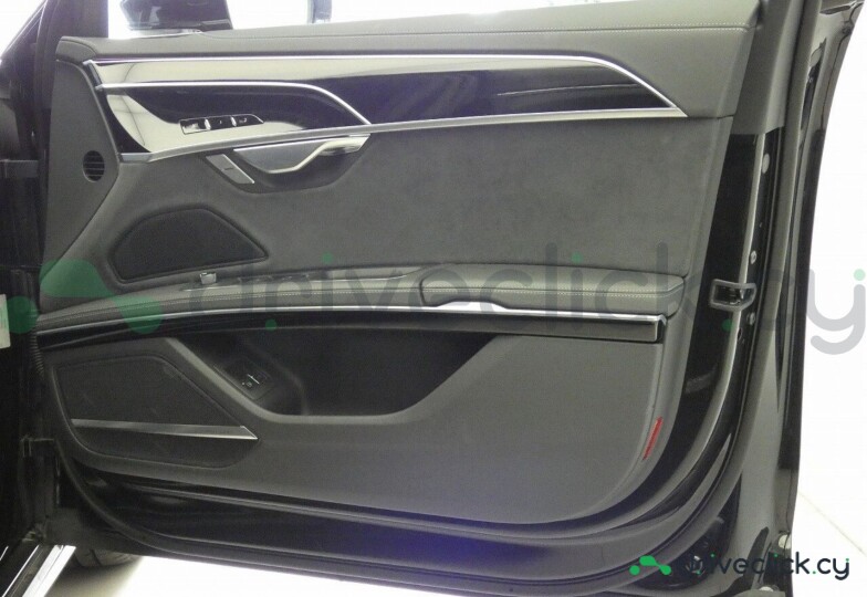 Audi A8 Black