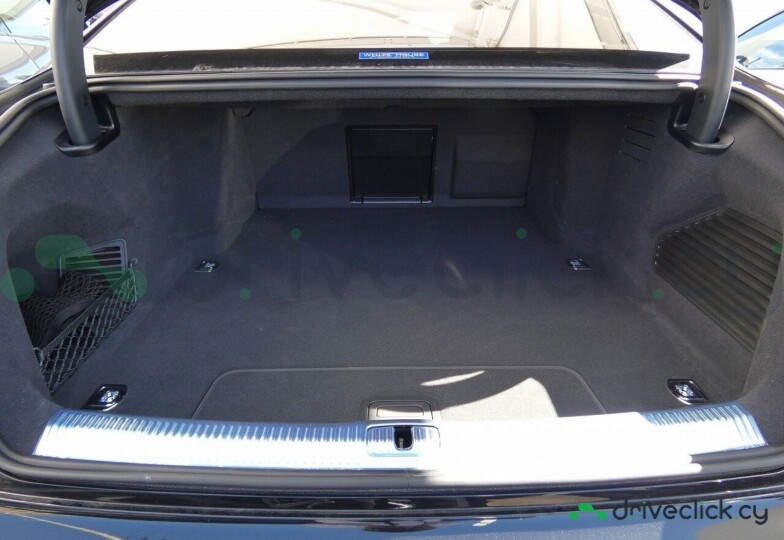 Audi A8 Black