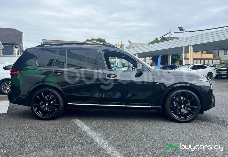 BMW X7 Black