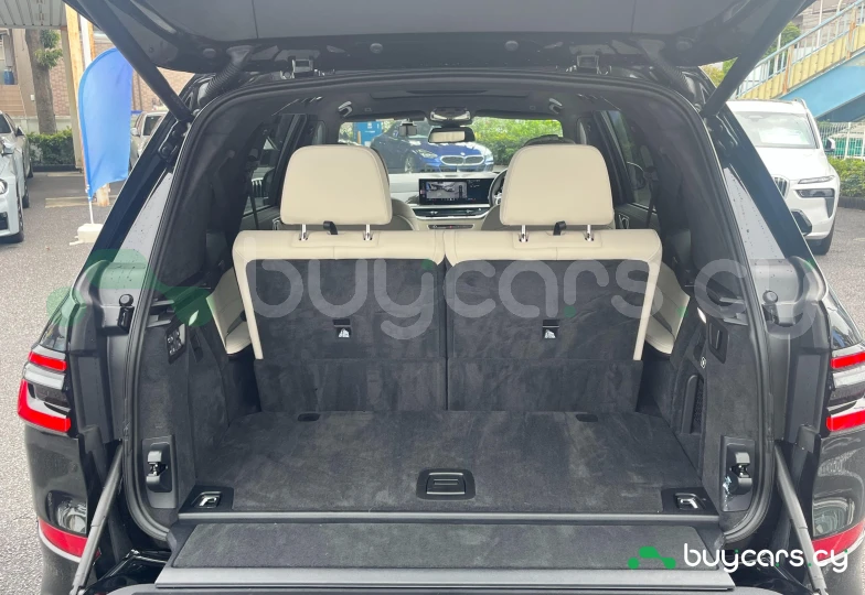 BMW X7 Black