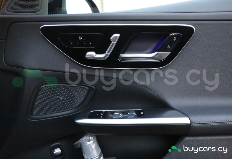 Mercedes C-class Black