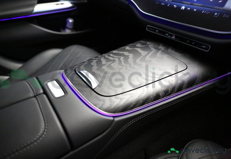 Mercedes E-class Черный