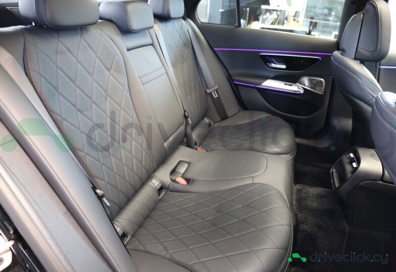 Mercedes E-class Черный