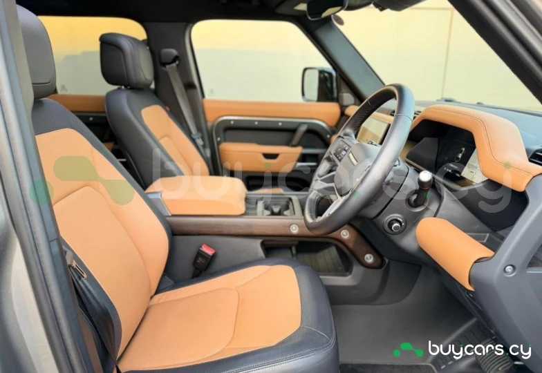 Land Rover Defender Серый