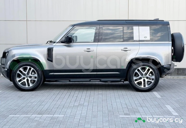 Land Rover Defender Серый