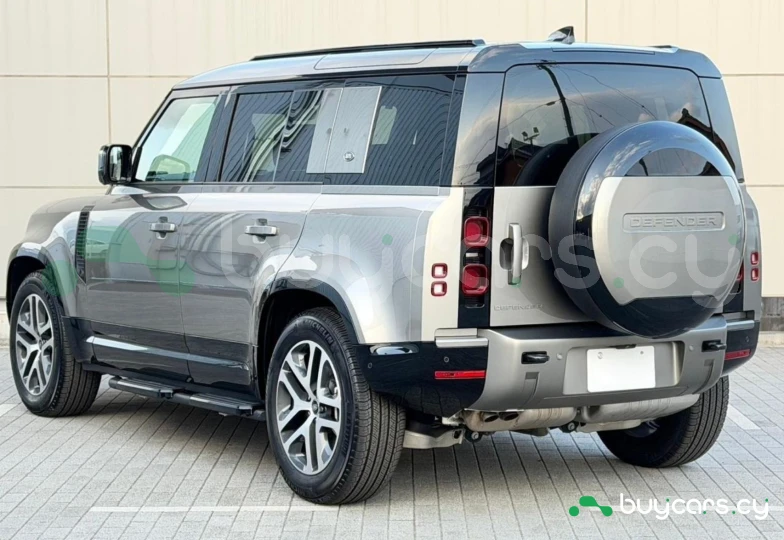 Land Rover Defender Серый