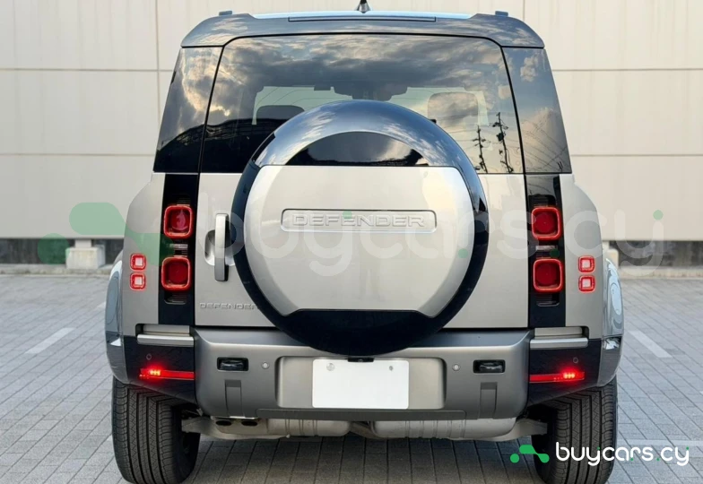 Land Rover Defender Серый