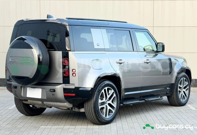 Land Rover Defender Серый