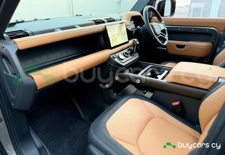 Land Rover Defender Серый