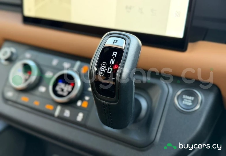 Land Rover Defender Серый