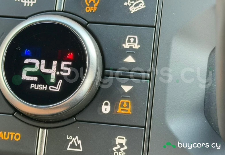 Land Rover Defender Серый