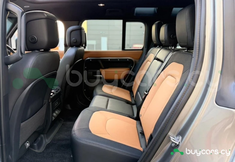 Land Rover Defender Серый