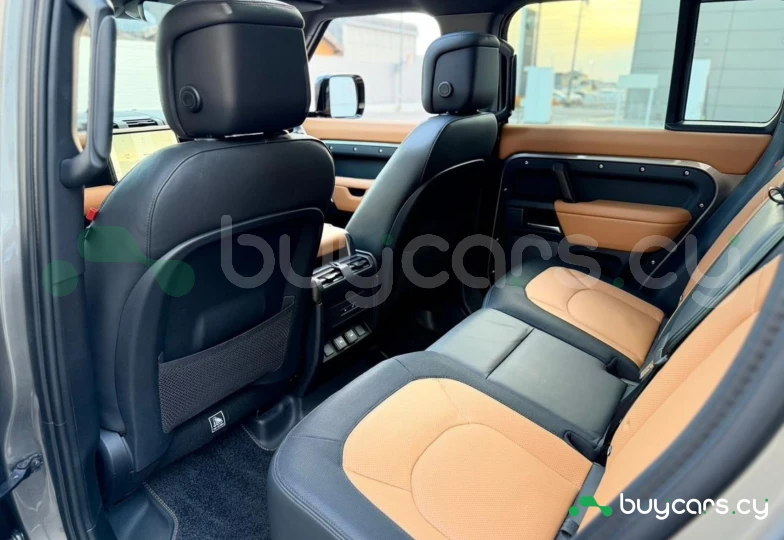 Land Rover Defender Серый