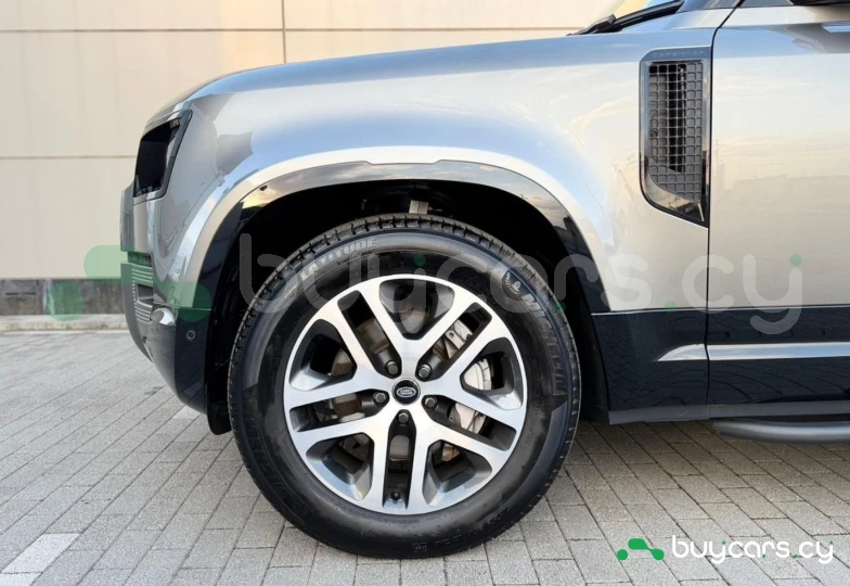 Land Rover Defender Серый