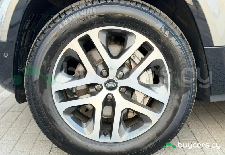 Land Rover Defender Серый