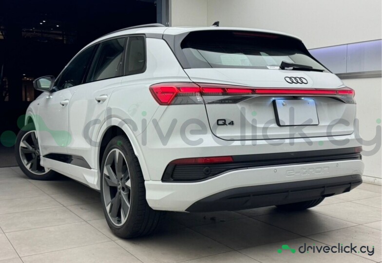 Audi Q4 Sportback e-tron Белый