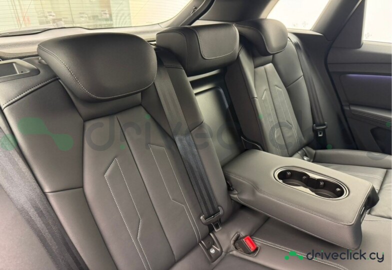 Audi Q4 Sportback e-tron Белый
