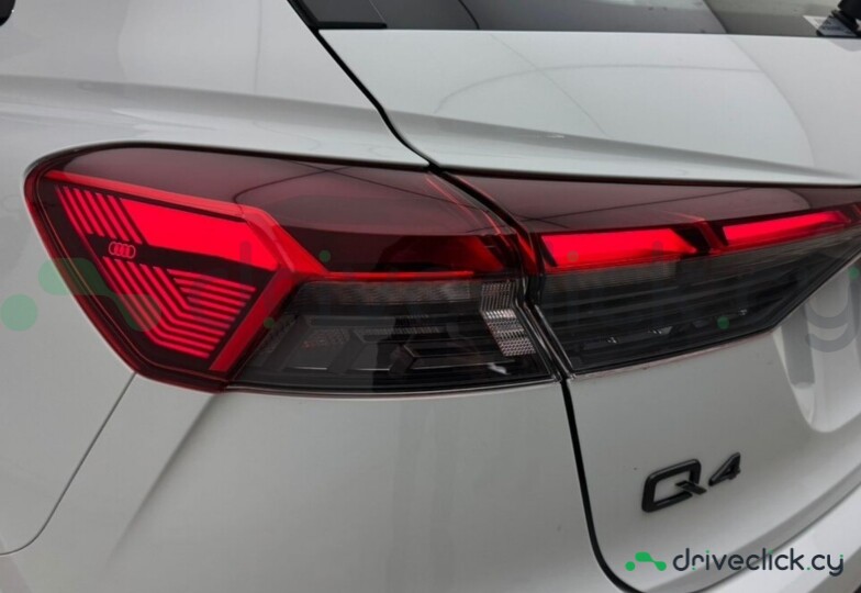 Audi Q4 Sportback e-tron Белый