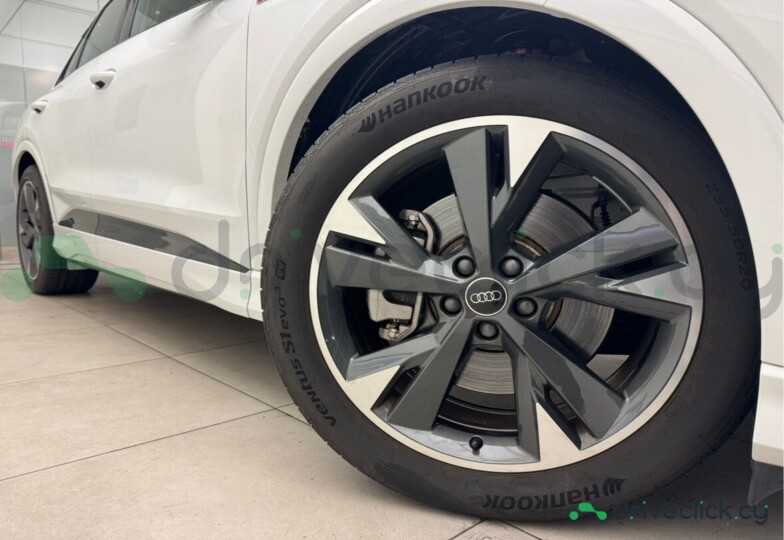 Audi Q4 Sportback e-tron Белый