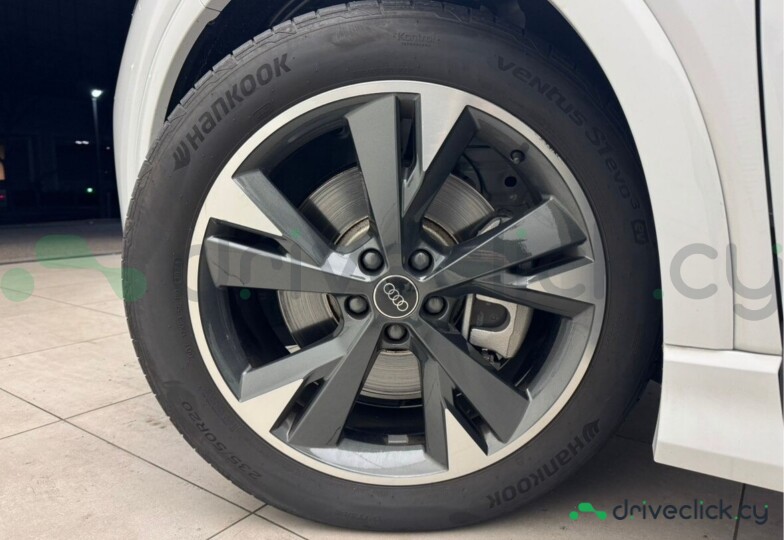 Audi Q4 Sportback e-tron Белый