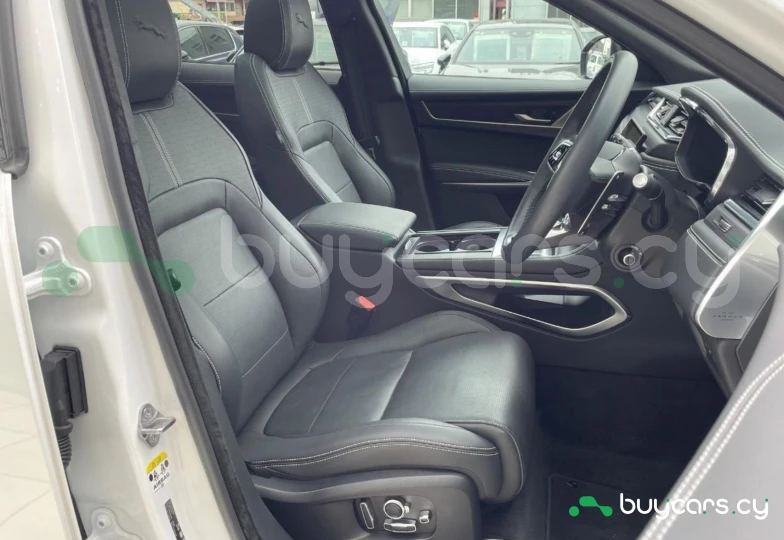 Jaguar F-Pace Белый