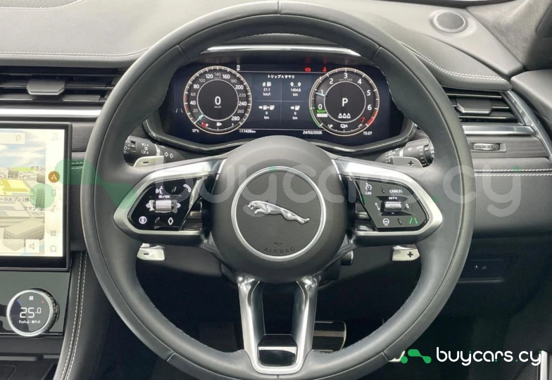 Jaguar F-Pace Белый