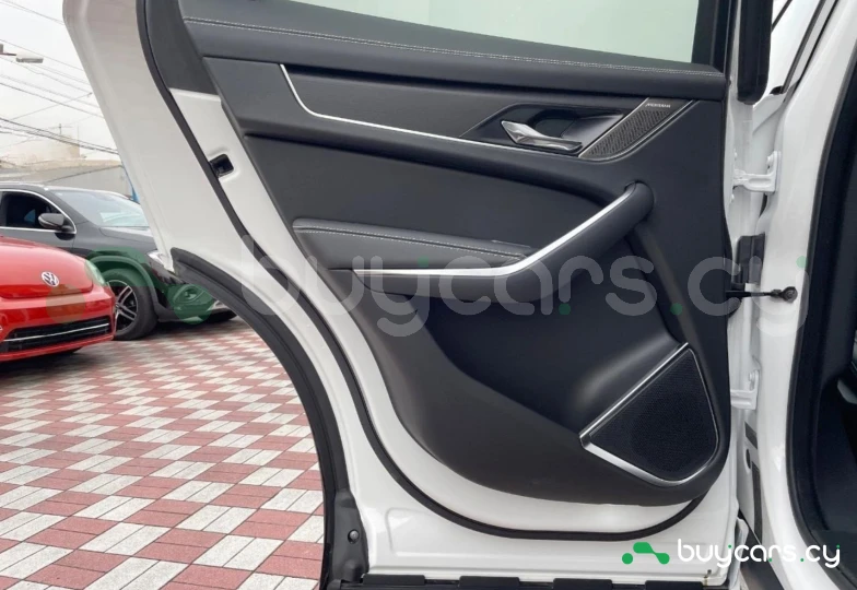 Jaguar F-Pace Белый