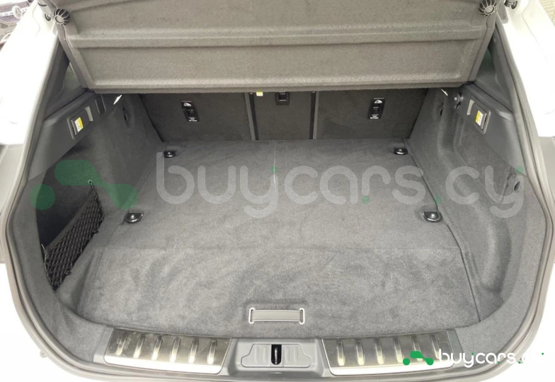 Jaguar F-Pace Белый